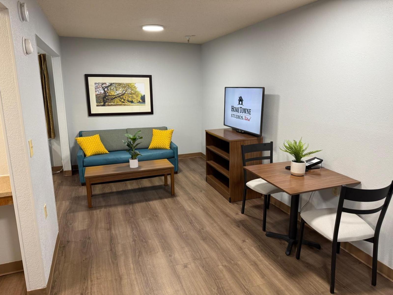 Hometowne Studios And Suites By Red Roof Greensboro Esterno foto