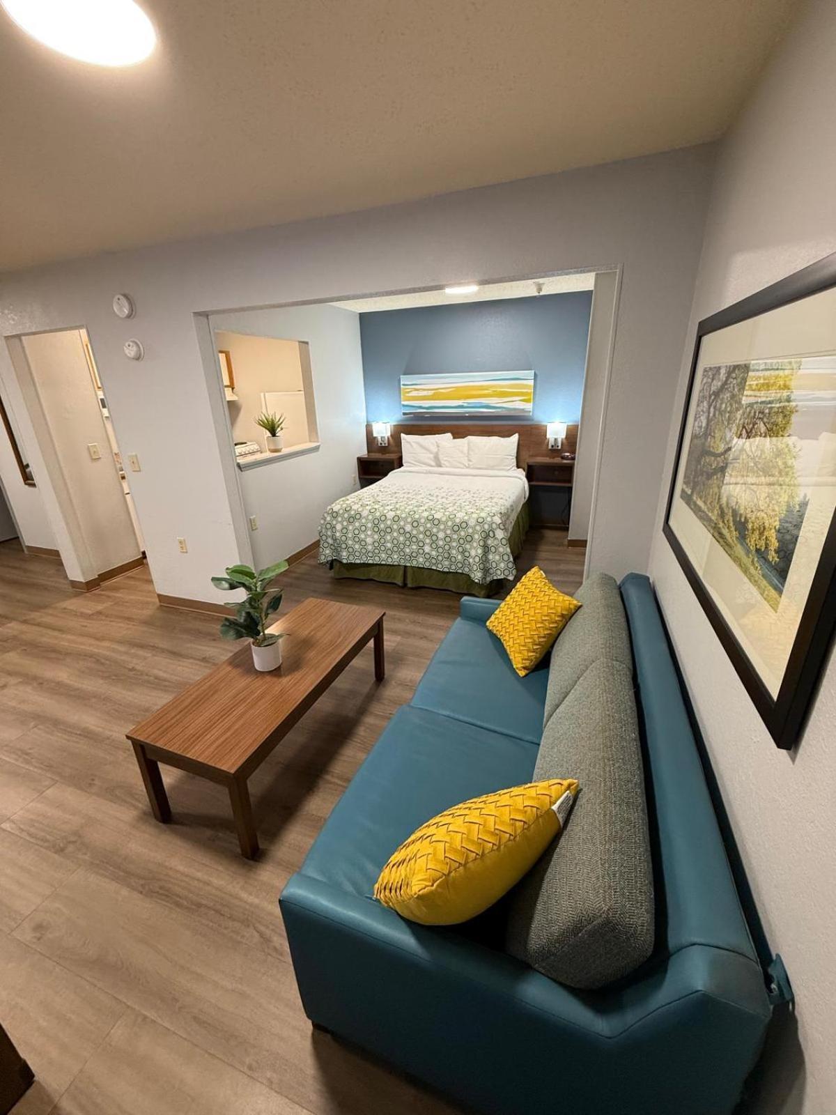 Hometowne Studios And Suites By Red Roof Greensboro Esterno foto