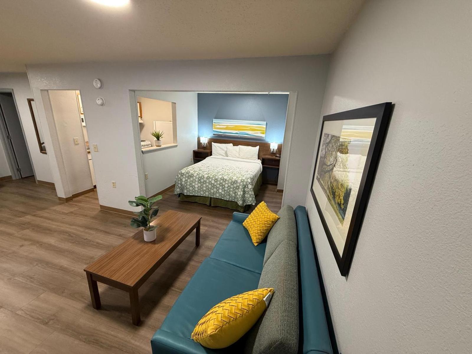 Hometowne Studios And Suites By Red Roof Greensboro Esterno foto