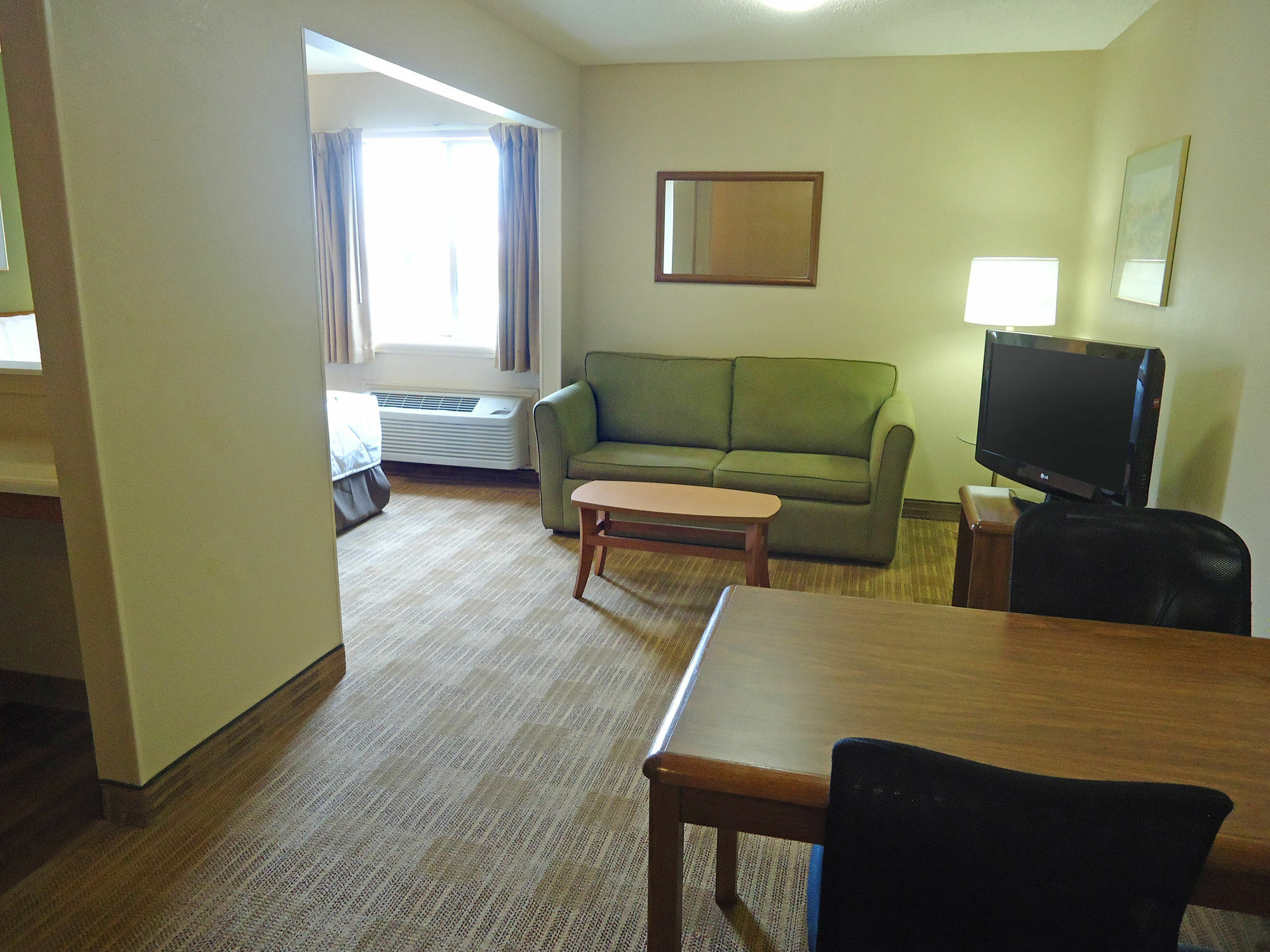 Hometowne Studios And Suites By Red Roof Greensboro Esterno foto